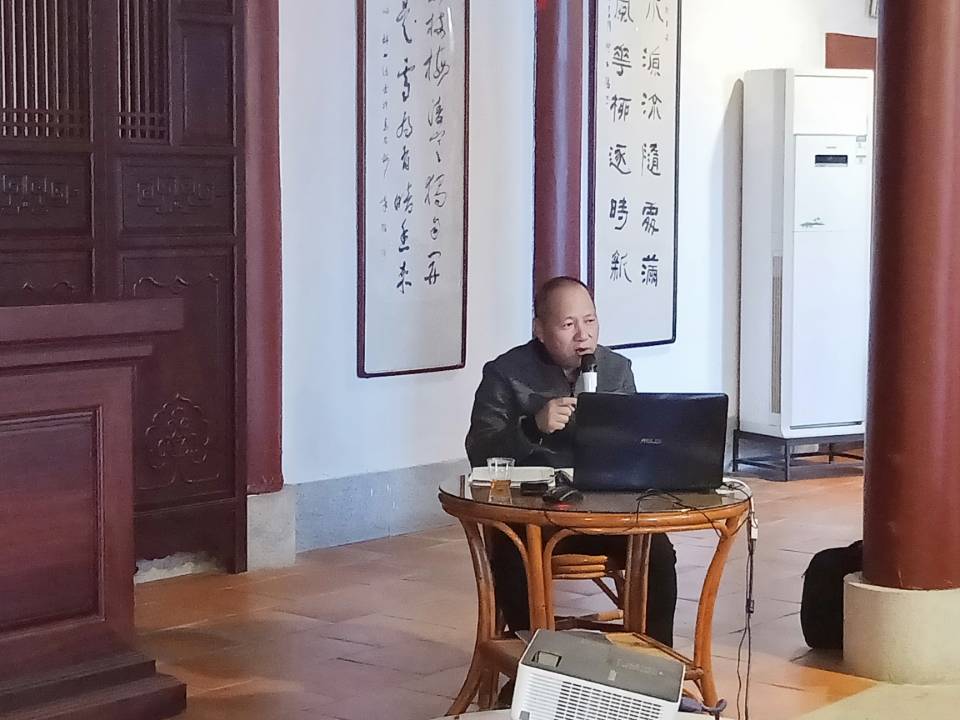 龙泉书院 吴馆长.jpg 龙泉书院 吴馆长.jpg